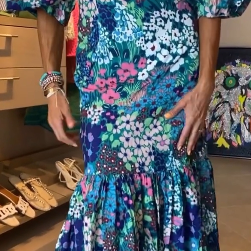 Chic cocktail garden dress.